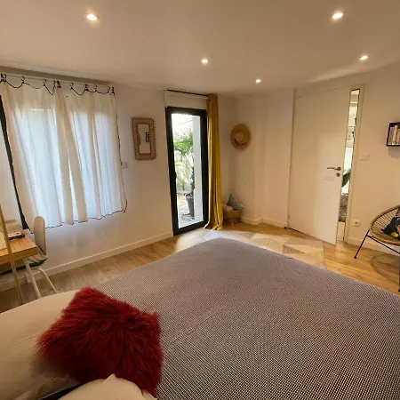 Apartment Joli Avec Cour Privee Proche Gare & Centre Rouen