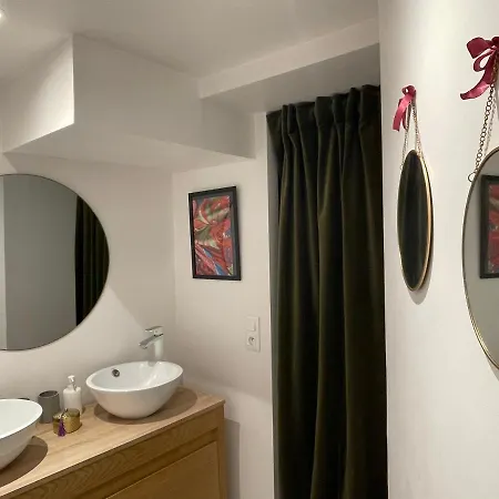 Joli Avec Cour Privee Proche Gare & Centre Appartement