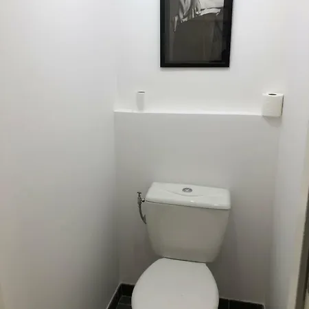 Apartment Joli Avec Cour Privee Proche Gare & Centre *