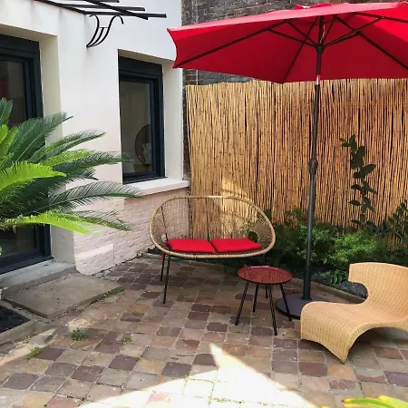 Joli Avec Cour Privee Proche Gare & Centre