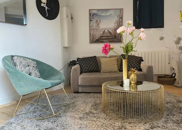 Joli Avec Cour Privee Proche Gare & Centre Apartment