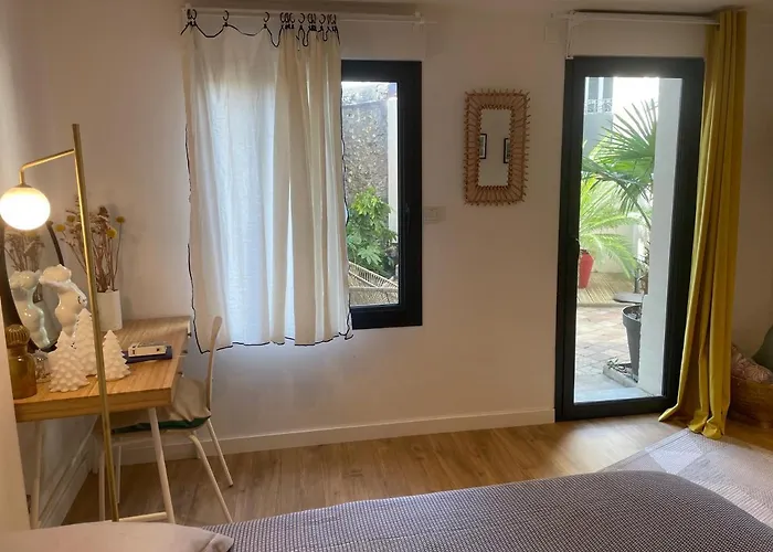 Apartment Joli Avec Cour Privee Proche Gare & Centre Rouen