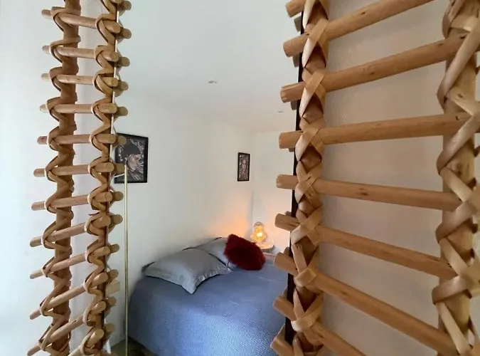 Joli Avec Cour Privee Proche Gare & Centre