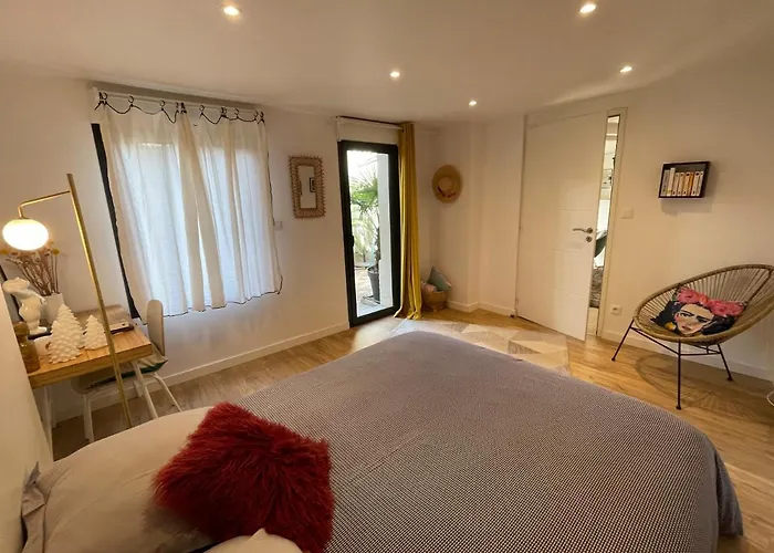 Apartment Joli Avec Cour Privee Proche Gare & Centre Rouen