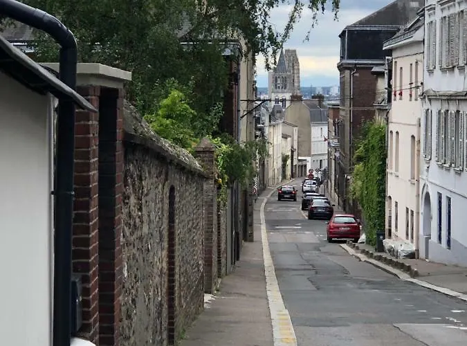 Apartment Joli Avec Cour Privee Proche Gare & Centre *