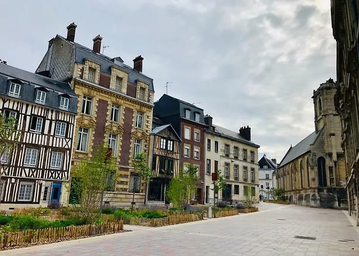 Joli Avec Cour Privee Proche Gare & Centre